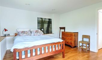 25 Fort Hill Rd, Bristol, RI 02809