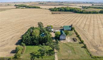 4705 Prairieburg Rd, Anamosa, IA 52205