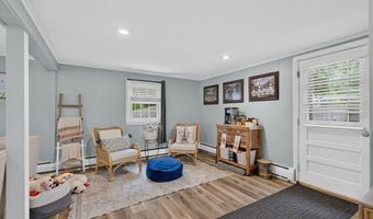 7 Englewood Rd, Coventry, RI 02816