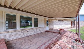 102 Highland Dr, Arkansas City, KS 67005