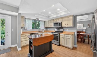 554 Lering Ct, Ballwin, MO 63011