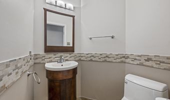 8 AMYS WAY Ct, Baltimore, MD 21234