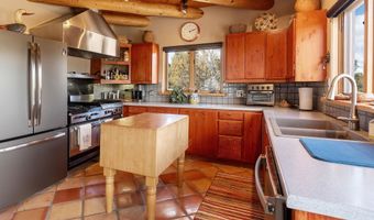 100 Lobo Ranch Rd, Arroyo Hondo, NM 87513