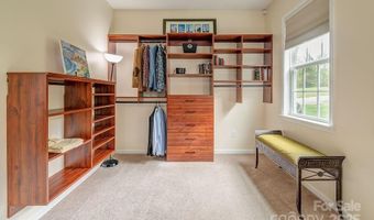 11 River Walk Dr, Asheville, NC 28804