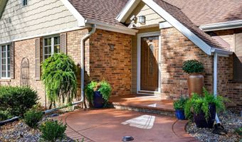 9 MEADOWBROOK Ln, Appleton, WI 54914