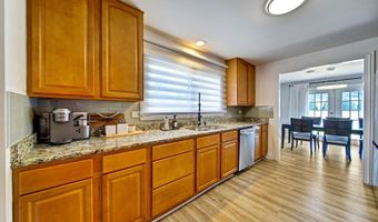 116 E Brittany Dr, Arlington Heights, IL 60004