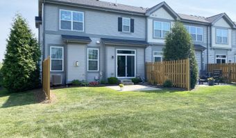 3221 N Heritage Ln, Arlington Heights, IL 60004