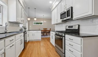 3536 N DICKERSON St, Arlington, VA 22207
