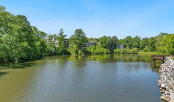 7400 LAKEVIEW Dr N404, Bethesda, MD 20817