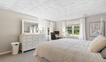 123 Terrace Ave, Cumberland, RI 02864
