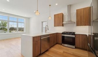 90 E 27TH St, Bayonne, NJ 07002