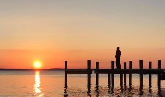 232 N Brightleaf Dr, Minnesott Beach, NC 28510