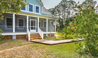 109 Bay Colony Way, Apalachicola, FL 32320