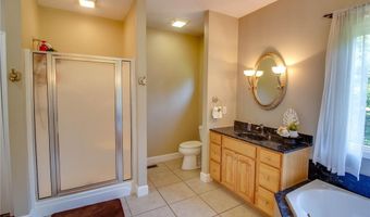 105 Lake Dr, Alton, IL 62002