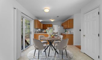 4 Davis Farm Rd, Clinton, CT 06413