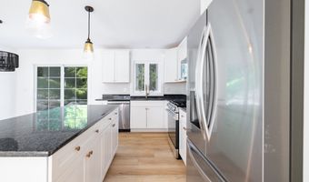 176 Rockwell Ave, Bristol, CT 06010