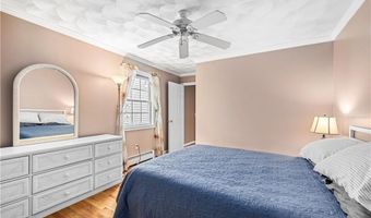 16 Elm Ave, Narragansett, RI 02882