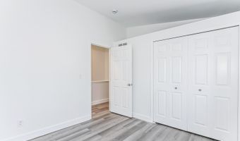 1366 N Bay Dr, Ann Arbor, MI 48103