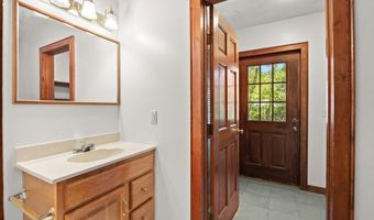 30 Seabreeze Dr, Bourne, MA 02532
