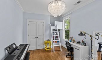 2617 Bay St, Charlotte, NC 28205