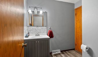 925 W LINDBERGH St, Appleton, WI 54914