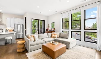 501 E 37th St E, Charlotte, NC 28205