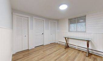 106 E Redrock Dr, Burlington, VT 05401