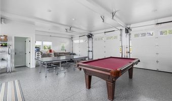 3 Oak St, Middletown, RI 02842