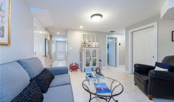 16 Central St, Charlestown, RI 02813