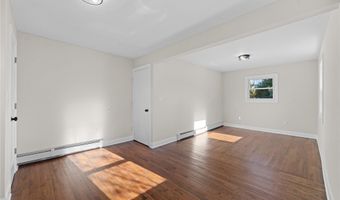 22 Guilette Pl, Amityville, NY 11701