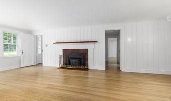 91 Blackstrap Rd, Falmouth, ME 04105