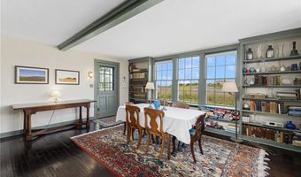 10 Casey Ct, Newport, RI 02840