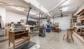 2182 Seippel Rd, Asbury, IA 52002