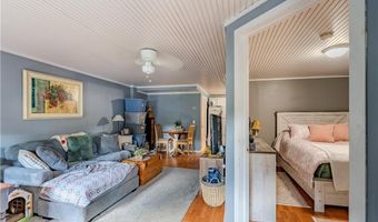 460 Hammet Rd, Coventry, RI 02816