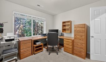 61042 Chamomile Pl, Bend, OR 97702
