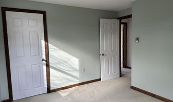 90 Baldwin Dr, Bangor, ME 04401