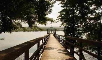 16 Beauregard Ct, Beaufort, SC 29902