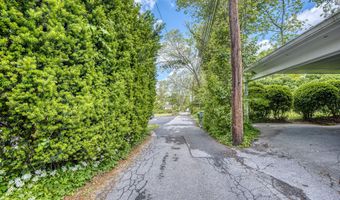210 NE Valley St, Abingdon, VA 24210