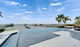 6526 Surfside Blvd, Apollo Beach, FL 33572
