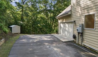 192 Kaiulani Ln, Andrews, NC 28901