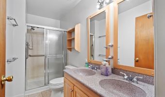 6 WHITEMARSH Ct, Dover, DE 19904