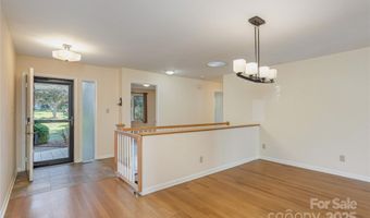 530 Crowfields Ln, Asheville, NC 28803