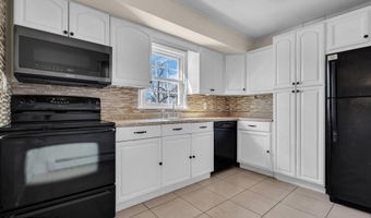 916 Beachwood Blvd, Beachwood, NJ 08722
