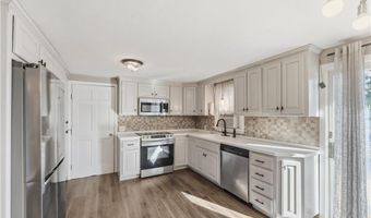 16 N Rose St, East Providence, RI 02914