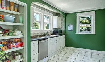 7 Hemlock Dr, Johnston, RI 02919