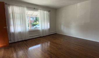 696 AVENUE E Floor 1, Bayonne, NJ 07002