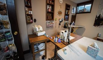 24352 State Highway Ee, Aurora, MO 65605