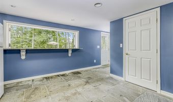 14 S Post Ln, Airmont, NY 10952