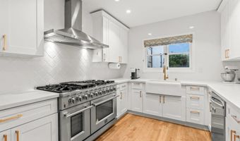 2318 Plum St, San Diego, CA 92106