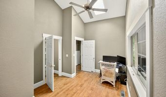 767 Twin Pines Cir, Ashland, OR 97520